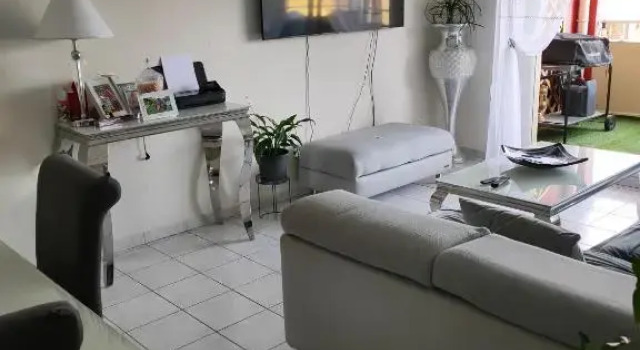 Le Calme Avec Terrasse Et Fibre Deux Chambres