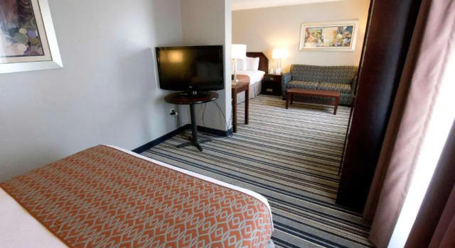 Семейный люкс Comfort Inn & Suites Harrisburg-Hershey North