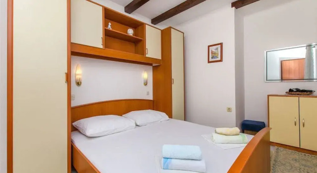 Apartments Vojka, Забронировать Апартаменты/квартира Апартаменты Милна, рядом с Частный Пляж «Куча за одмор Белезза», Апартаменты/квартира