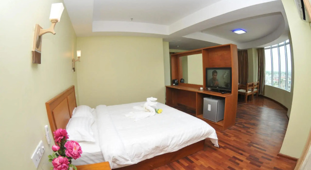 Suite Shwe Phyu Hotel
