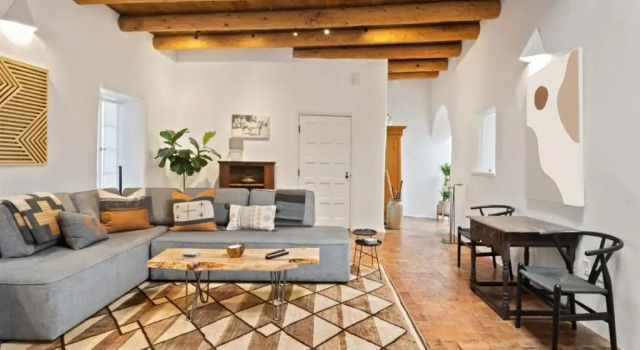 Коттедж с 2 комнатами El Ocaso - The Best of Downtown, Luxury Home With Sonos Sound System