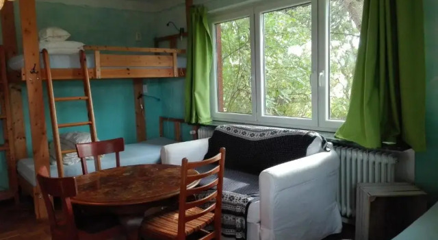 Кровать в общем номере Peanuts Hostel & Meer