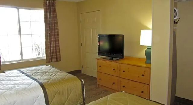 Четырёхместная студия HI Express El Paso Downtown by IHG