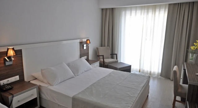Одноместный номер Economy с балконом Club Shark Hotel