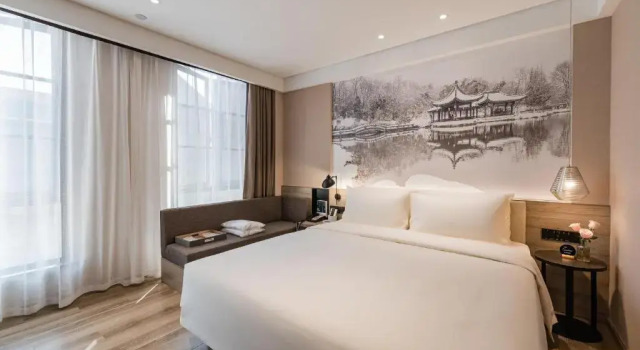 Двухместный номер Deluxe Atour Hotel Zhenjiang Xijindu Jinshan Temple