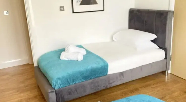 Tudors eSuites Balcony Apartment, Забронировать Апартаменты/квартира Отели Бирмингема с парковкой, рядом с Океанариум «Национальный центр морской жизни», Парковка