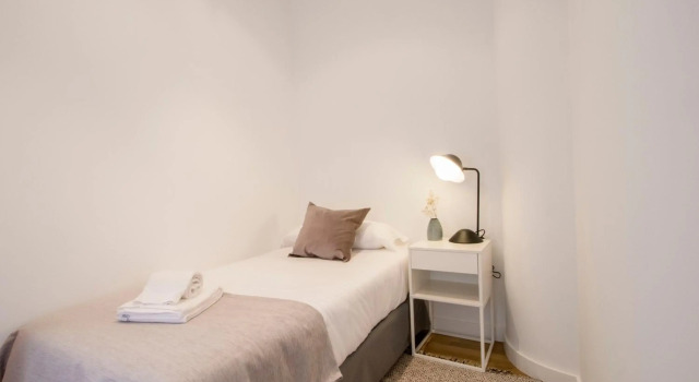 Apartamentos San Vicente, Забронировать Отель Сьютат Белла 