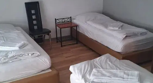 Трёхместный номер Standard Pension Alis Augsburg