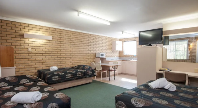 Номер Executive Jacaranda Place Motor Inn