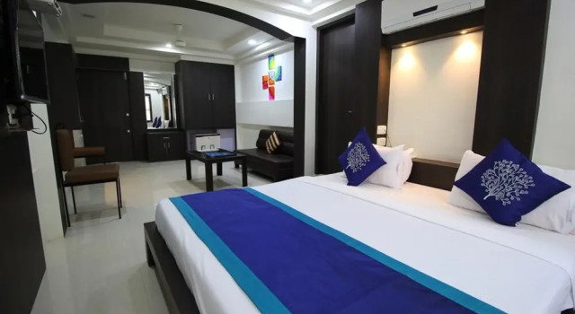 OYO 1360 Hotel Cross Road, Rezervovat Hotel Hotely v Gujarat s parkováním, Parkování