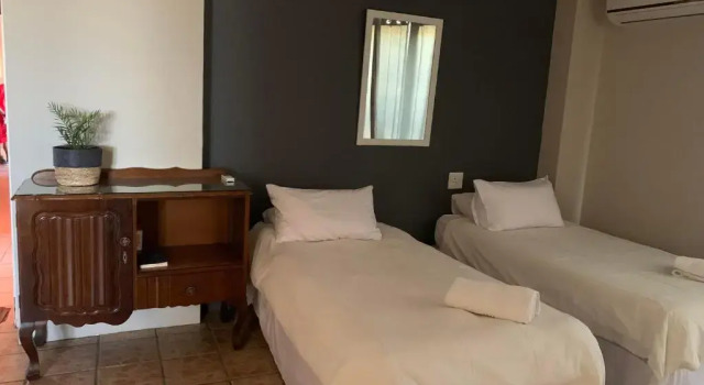 Namgate Guesthouse and Butchery, Book Hotel Hotels in Grunau with Parking, Parking