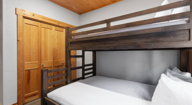 Courchevel at Deer Valley Resort - One Bedroom Condo with Hot Tub # C202 1 Condo