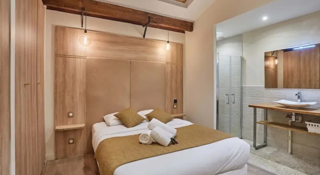 Sublime Apartment in the Heart of Paris 10 People, Забронировать Апартаменты/квартира Париж Иль-де-Франс, рядом с Станция метро Rambuteau