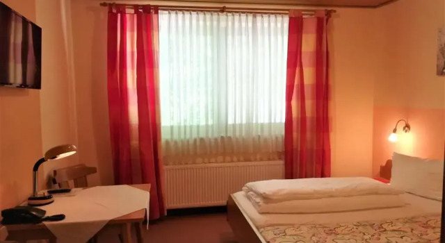 Landgasthof Schwarz, Book Hotel Windsbach Franconian Lake District
