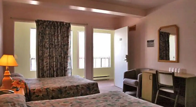Четырёхместный номер Standard Motel Bellevue