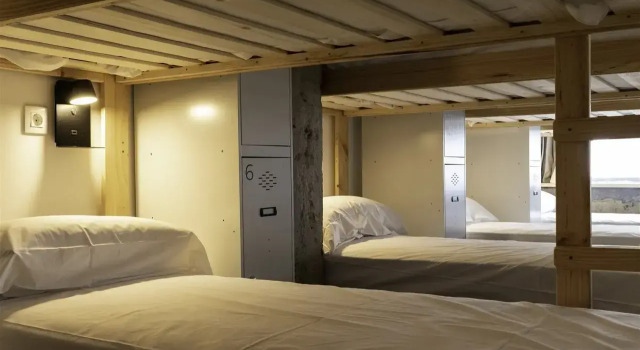 Ekoos Hostel, Bilbao Eko Hostel, Забронировать Хостел Отели Бильбао с завтраком, рядом с Церковь Святого Сердца, Завтраки