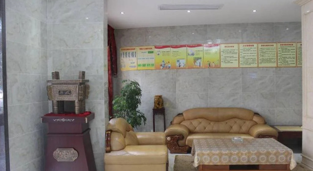 Guangde Wanjia Express Inn, Book Hotel Hoteller i Guangde med parkering, Parkering