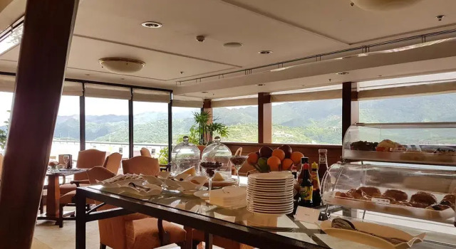 Номер Premier с видом на море Marco Polo Plaza Cebu