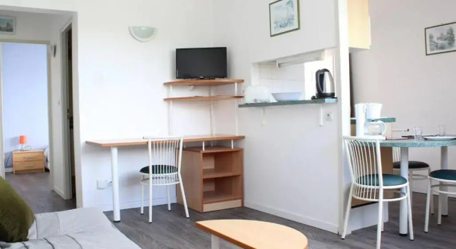 Appartement La Rochelle, 2 pièces, 4 personnes - FR-1-246-497, Rezerwuj Apartament Hotele w Charente-Maritime z basenem, Basen