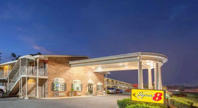 Super 8 by Wyndham Monroe West, Varaa Mini-hotelli Monroe Louisiana