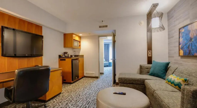 Номер Standard DoubleTree Suites by Hilton Hotel & Conference Center Chicago-Downers Grove