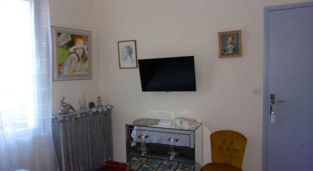 La Rocca Veira, Book Hotel Roquevaire Carros
