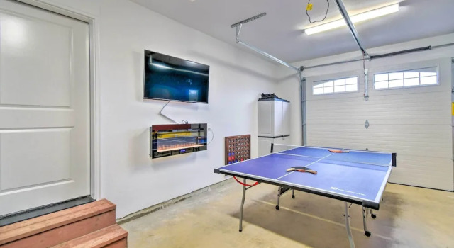 Коттедж с 2 комнатами с балконом Pet-friendly Retreat w/ Fenced Yard, Walk to Beach
