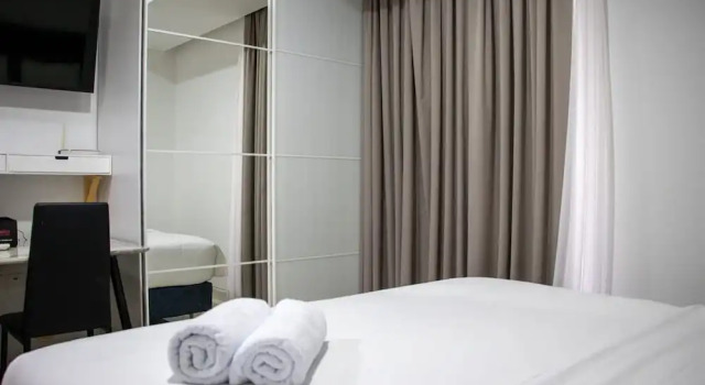 Scenic and Comfortable Studio at West Vista Apartment By Travelio, Book Apartment Jakarta Jakarta Province