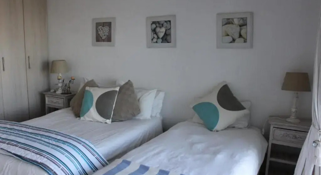 Oyster bay beach house, Забронировать Отель Ойстер-Бэй Humansdorp