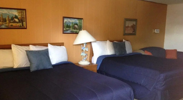 Holiday Motel