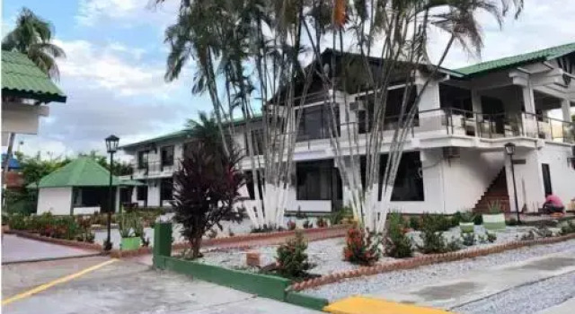 Hotel Palaguas, Boek Hotel Hotels in Puerto Boyaca met zwembad, Zwembad