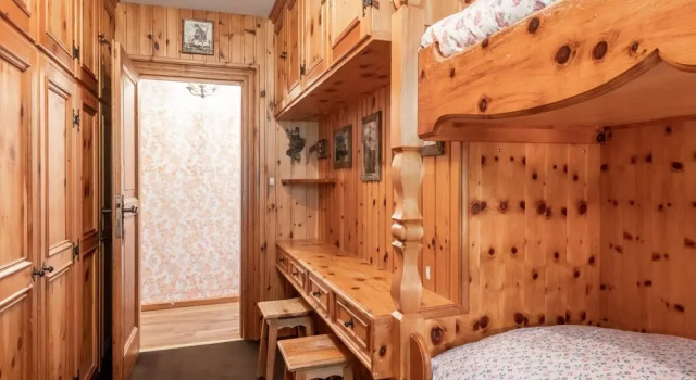 Cozy 3 Bedroom Flat in Cortina - With car Park, Забронировать Отель Кортина-д'Ампеццо Кадоре, рядом с Станция канатного подъёмника Мандрес