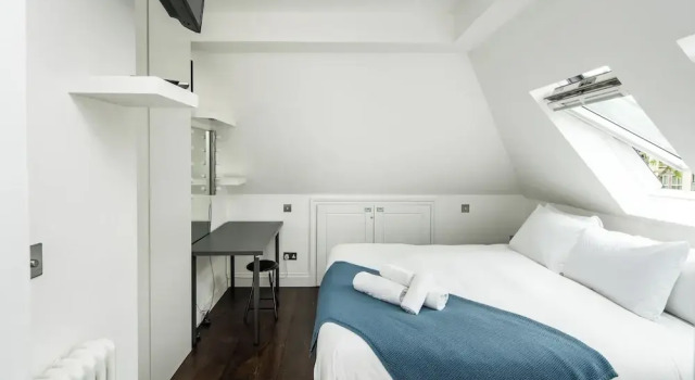 Апартаменты Classic Sleek and Stylish 1BD Apt w/ Balcony, Hammersmith