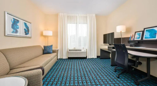 Люкс Fairfield Inn & Suites by Marriott Raleigh Cary