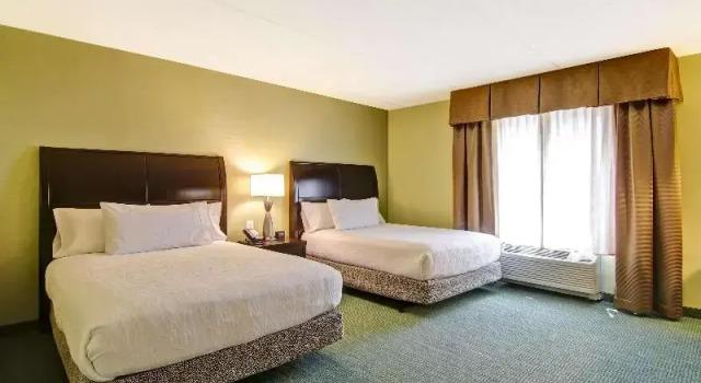 Шестиместный номер Standard Hilton Garden Inn Woodbridge