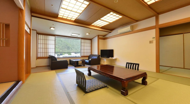 Номер Superior с видом на реку Ooedo Onsen Monogatari Hotel Kinugawa Gyoen