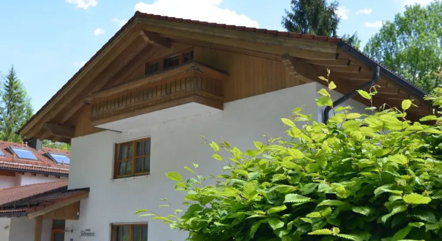 Bright and Modern Apartment in the Beautiful Berchtesgadener Land With Fireplace, Varaa Huoneisto Hotellit Baijeri pysäköinnillä, Pysäköinti