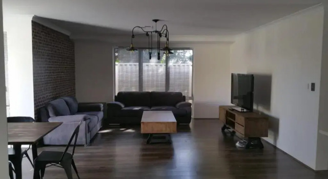 Коттедж с 4 комнатами Fremantle Colonial Home