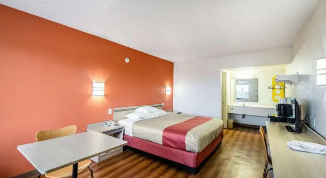 Номер Standard Motel 6-Anniston, AL