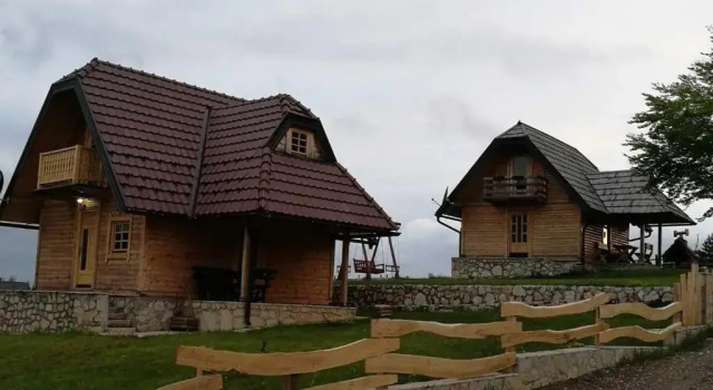 Brvnare Sekulic, Buchen Sie Hotel Mitrovac Tara-Gebirge