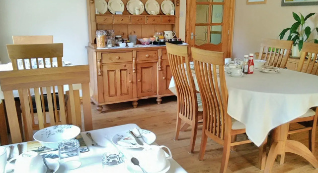 White Cottage B and B, Забронировать Отель «постель и завтрак» Бизнес-отели Англии, 4* 5*