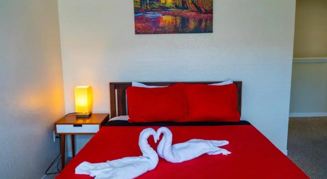 Orlando Vacation Rental 15 Miles From DISNEY, Забронировать Отель Отели Киссимми с парковкой, рядом с Osceola Square Mall, Парковка