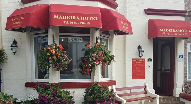 Madeira Hotel, Забронировать Отель Отели Блэкпул 3 звезды, рядом с Конференц-центр Winter Gardens, 3*