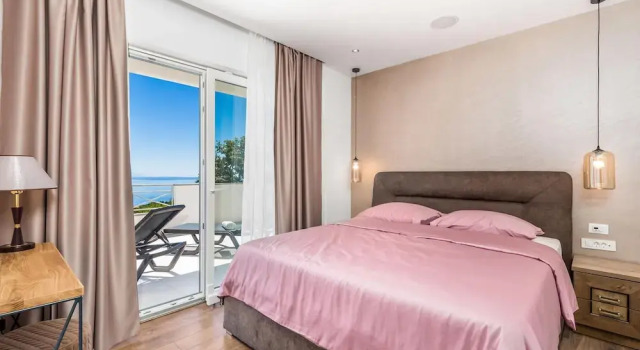 Awesome Home in Icici With Outdoor Swimming Pool, Wifi and 4 Bedrooms