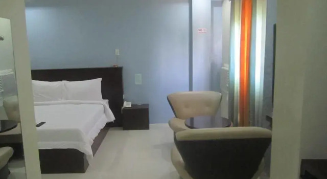Люкс DMariners Inn Hotel