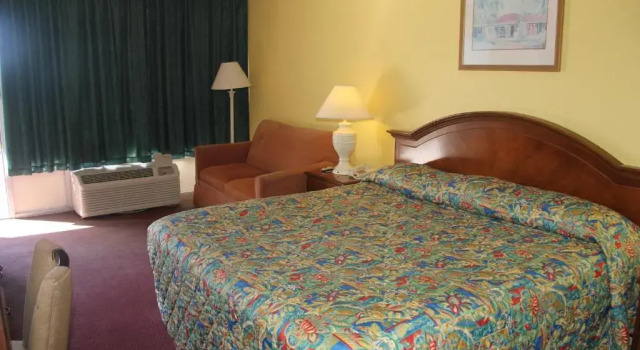 Cruise Port Inn, Varaa Hotelli Hotellit Space Coast pysäköinnillä, Pysäköinti