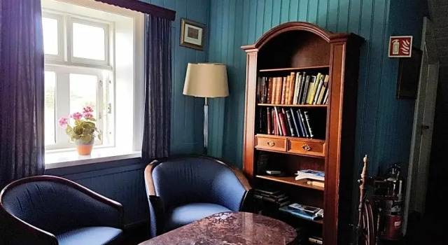 Guesthouse Gamli Bær, Rezerwuj Hotel Hotele w West Iceland z basenem, Basen