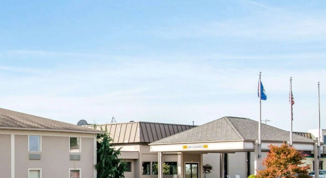 Quality Inn & Suites Next to the Casino, Buchen Sie Hotel Ceresco Michigan