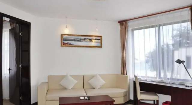Семейный люкс Shenzhen Xichong Yuerongwan Gongren Villa