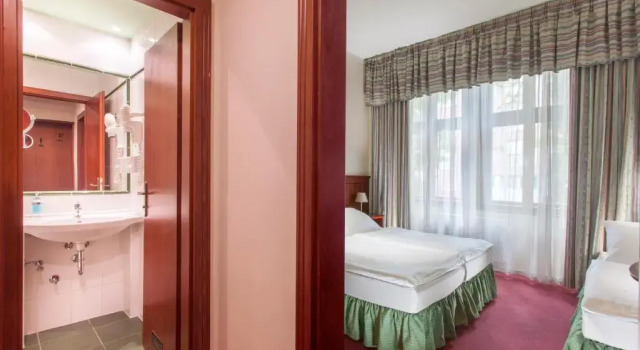 Dreier Zimmer Hotel Lunik